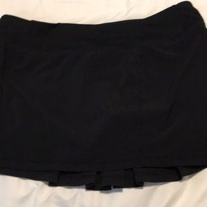Zella skort with pleated detail in back